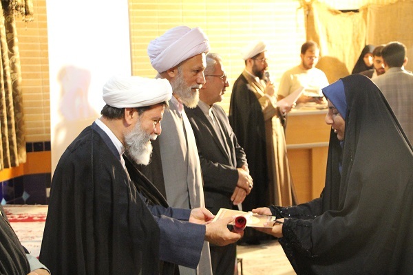 تجلیل از دانش آموختگان مجتمع بین الملل حوزه علمیه فارس