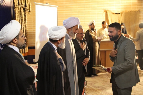 تجلیل از دانش آموختگان مجتمع بین الملل حوزه علمیه فارس