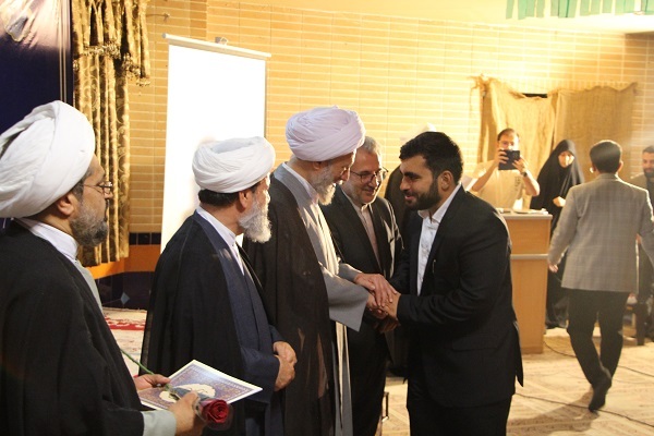 تجلیل از دانش آموختگان مجتمع بین الملل حوزه علمیه فارس