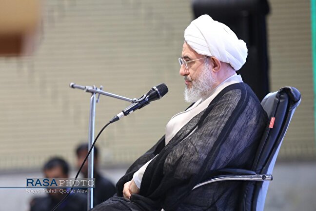 وحدت در سایه ولایت، رمز عبور ملت از بحران‌ها است