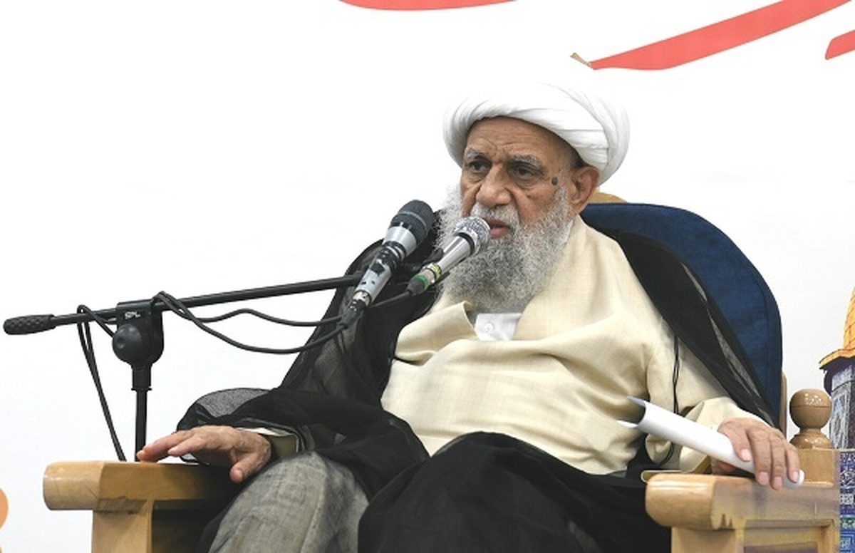 ائمه جماعات و مسئولین، زمینه ساز حضور نسل جوان در مساجد باشند