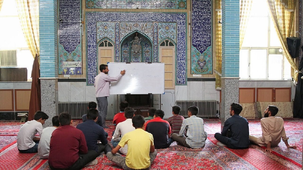 مساجد باید فراتر از نماز، به مرکز فرهنگی و اجتماعی تبدیل شوند