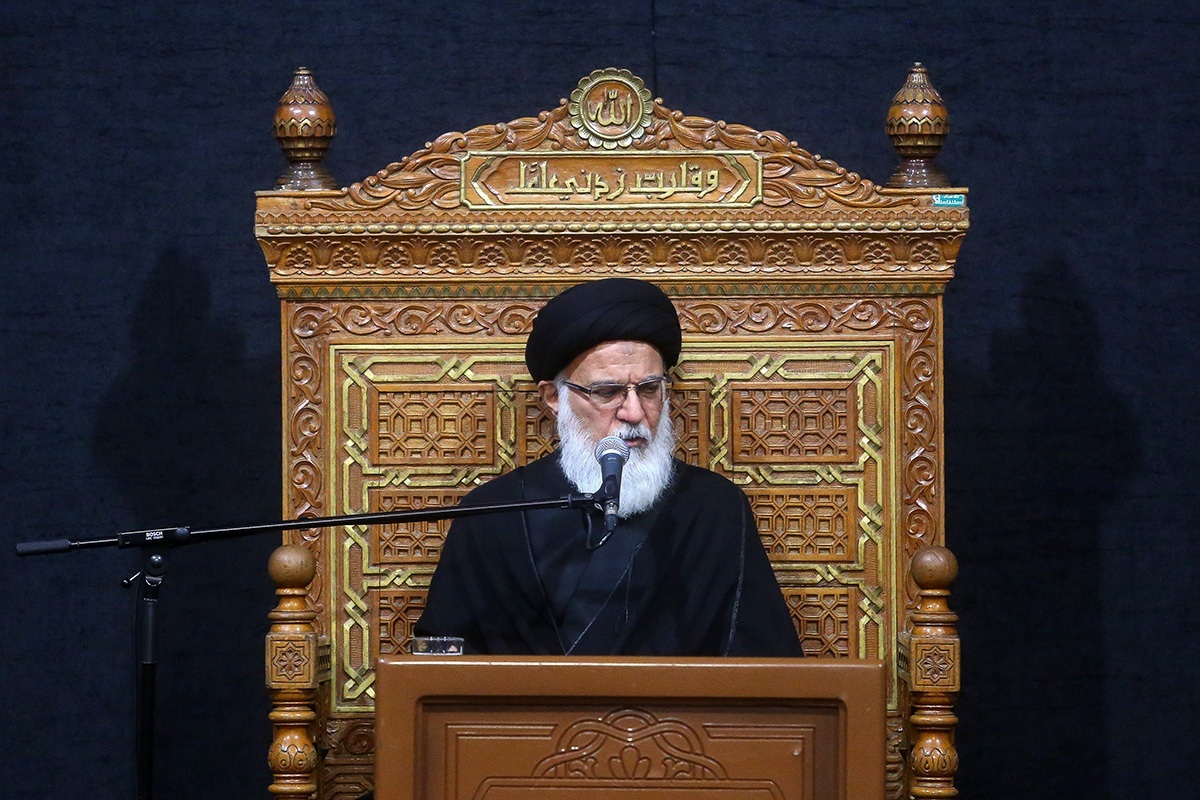 صبر و استقامت، رمز عبور امت اسلامی از فتنههای جهانی است