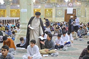 رقابت داوطلبان ورود به حوزه‌های علمیه در قم و ۵۴ مرکز آزمون سراسر کشور/زمان اعلام نتایج