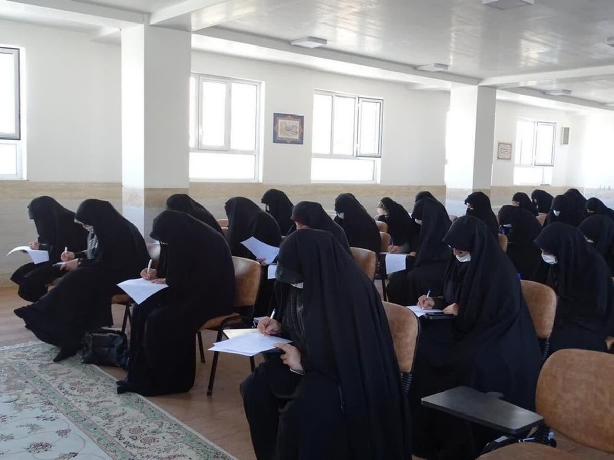 آزمون کتبی دومین فراخوان جذب و ساماندهی مشاوران حوزههای علمیه خواهران برگزار شد