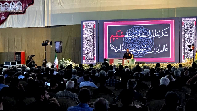 وداع باشکوه با شهید کباری در شب مراسم اربعین هم‌رزمان شهیدش در کاشان + تصاویر