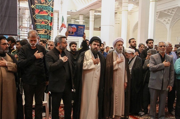 مراسم بزرگداشت 26 شهید اقتدار فارس در حرم شاهچراغ برگزار شد