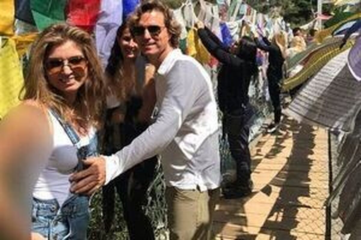 همسر پهلوی: شوهرم از «مبارزه» کنار می‌کشد
