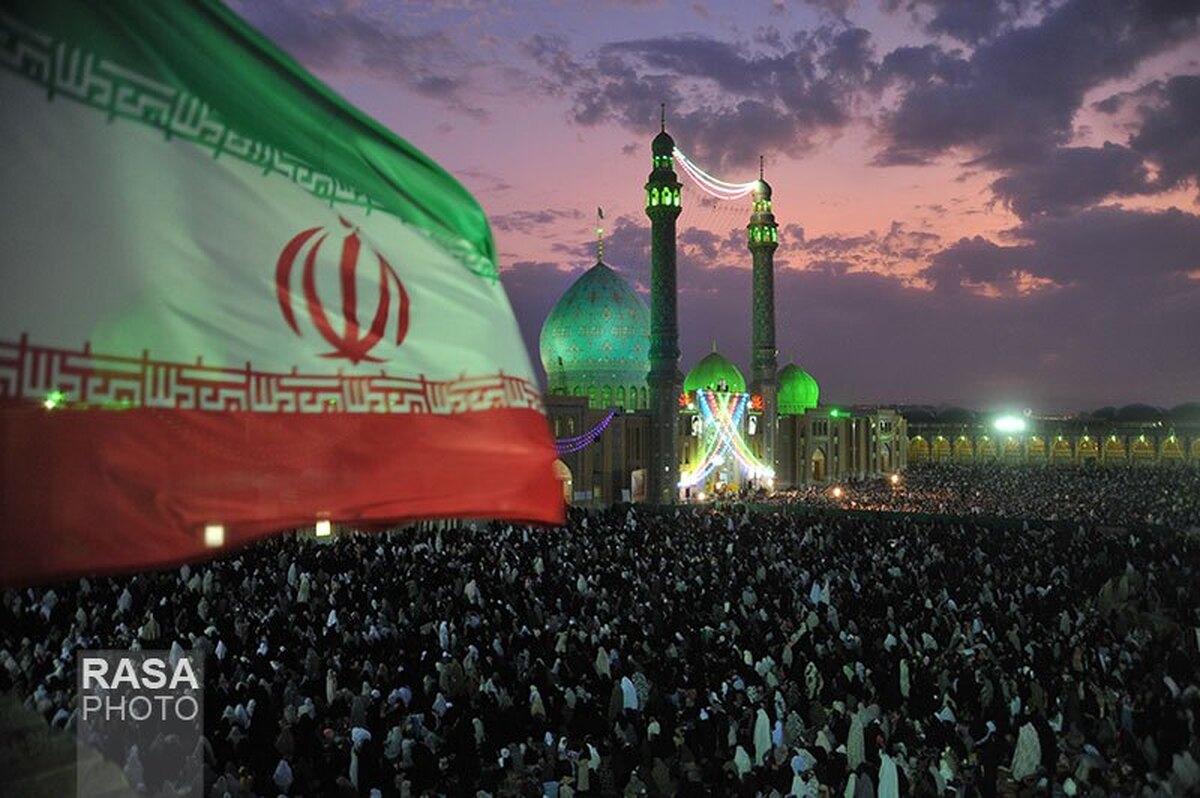 مراسم شب آغاز امامت حضرت ولیعصر در مسجد مقدس جمکران برگزار شد