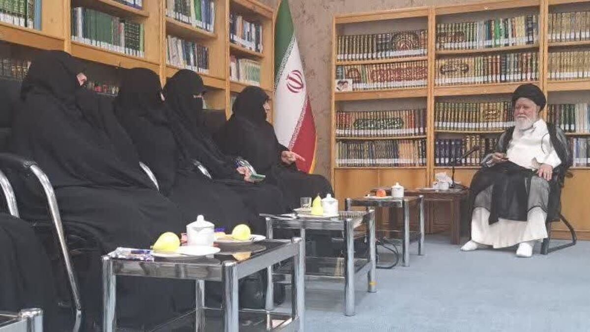 گزارشی از دیدار مدیر جامعه الزهرا با نماینده ولی فقیه در خراسان رضوی