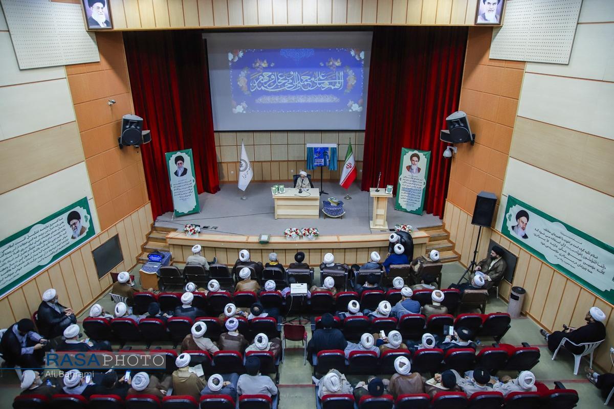 غفلت از مبارزه با منکرات، جامعه را از عنایات الهی محروم می‌کند