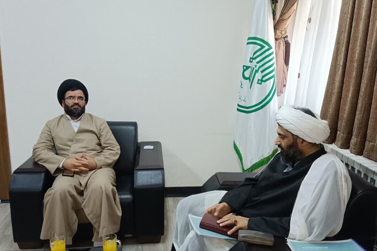 تأکید بر نقش حوزه و رسانه در پاسداری از انقلاب اسلامی