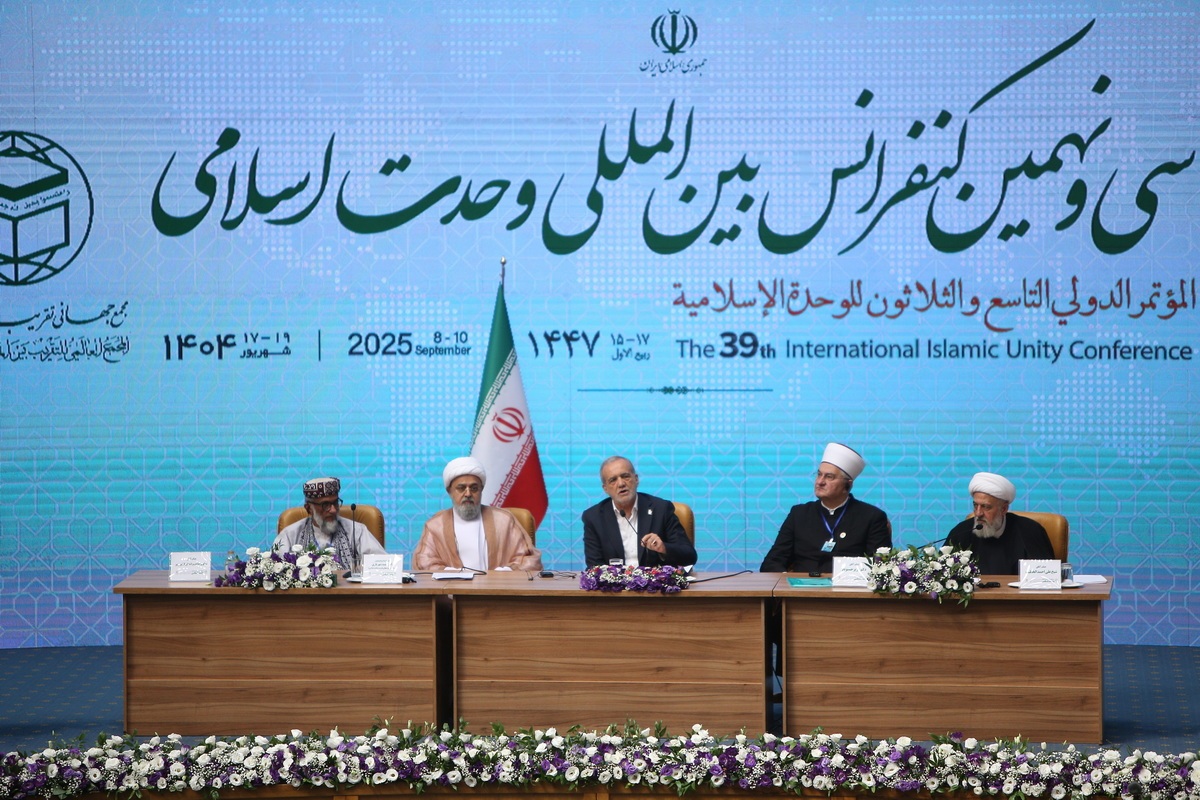 در حال حاضر تقریب جوامع اسلامی حیاتی است