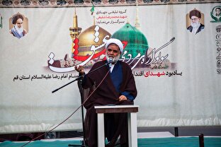 زنده نگه داشتن یاد و نام شهدا موجب افزایش روحیه مقاومت در جامعه می شود