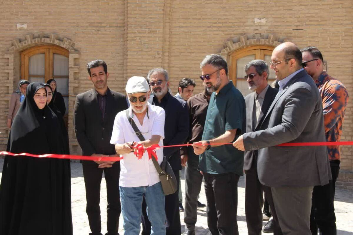 نمایشگاه بین‌المللی بزرگان کاریکاتوریست چهره جهان افتتاح شد