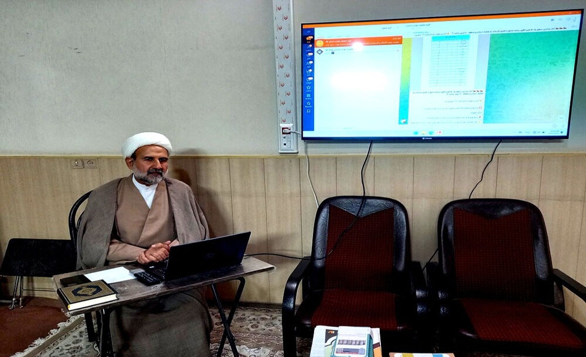طلاب مدارس علمیه کاشان موفق به دریافت حکم تدریس شدند