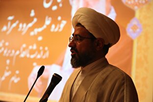 مخاطب حوزه علمیه باید جامعه جهانی باشد