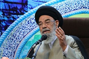 زی طلبگی از عوامل اصلی تداوم حوزه علمیه است