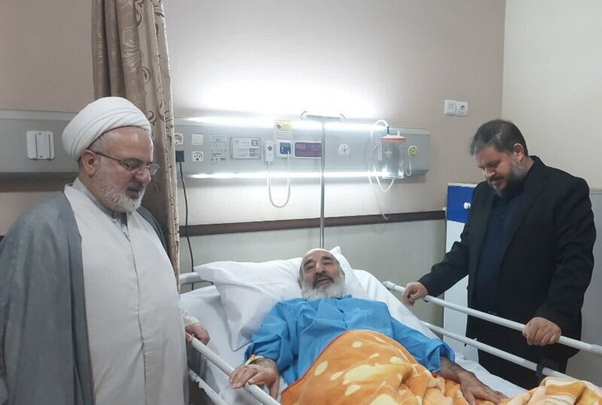 عیادت نماینده آیت‌الله اعرافی از استاد حوزه