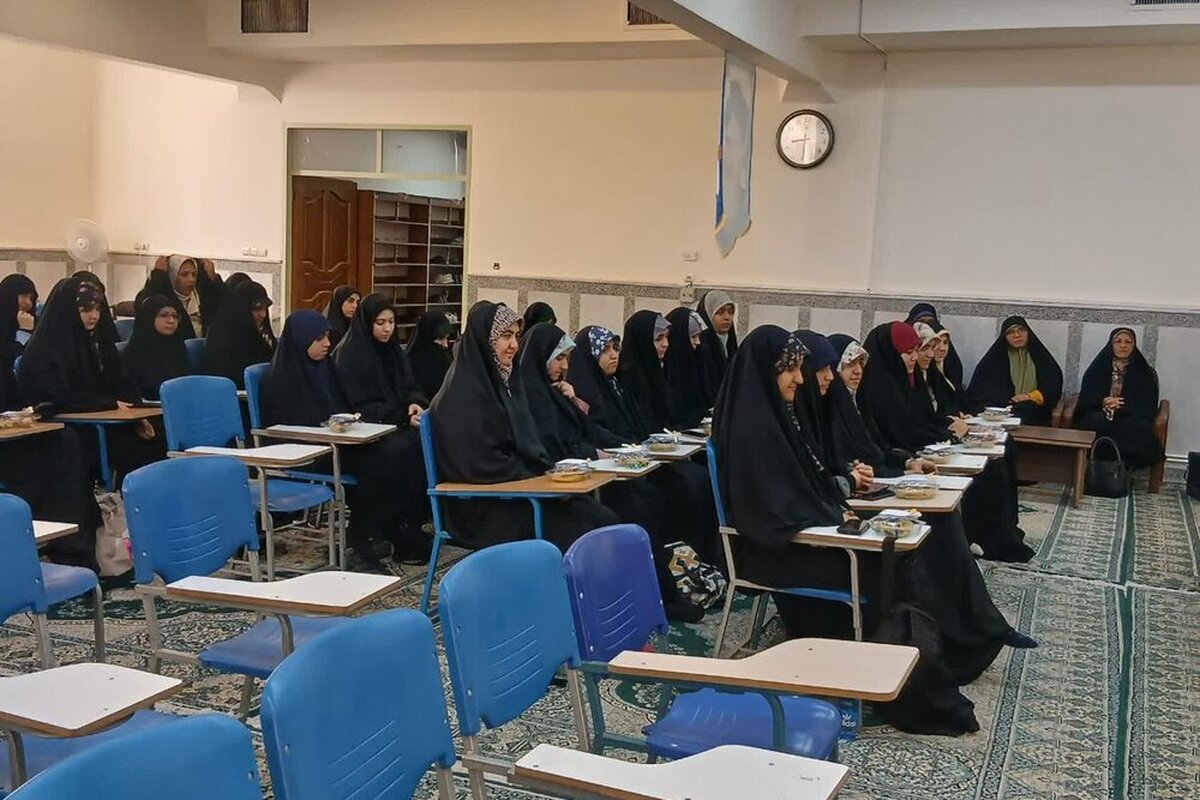 وظیفه حوزههای علمیه خواهران تربیت نیروی انقلابی است