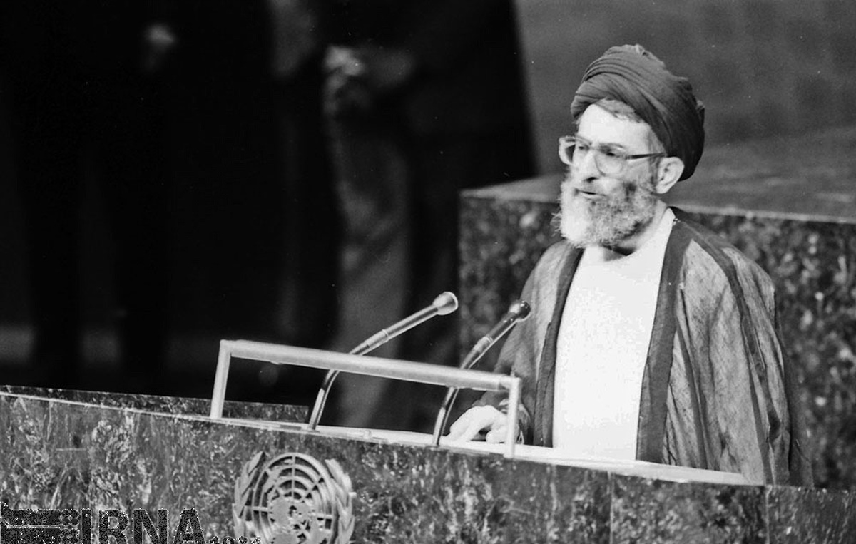 آیت‌الله خامنه‌ای: هاشمی یک روی و من رویِ دیگر سکه هستم