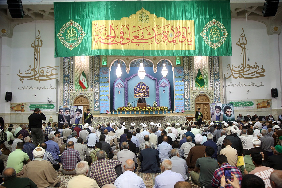 مراسم اولین سالگرد شهادت طلایه‌داران محور مقاومت در قم برگزار شد