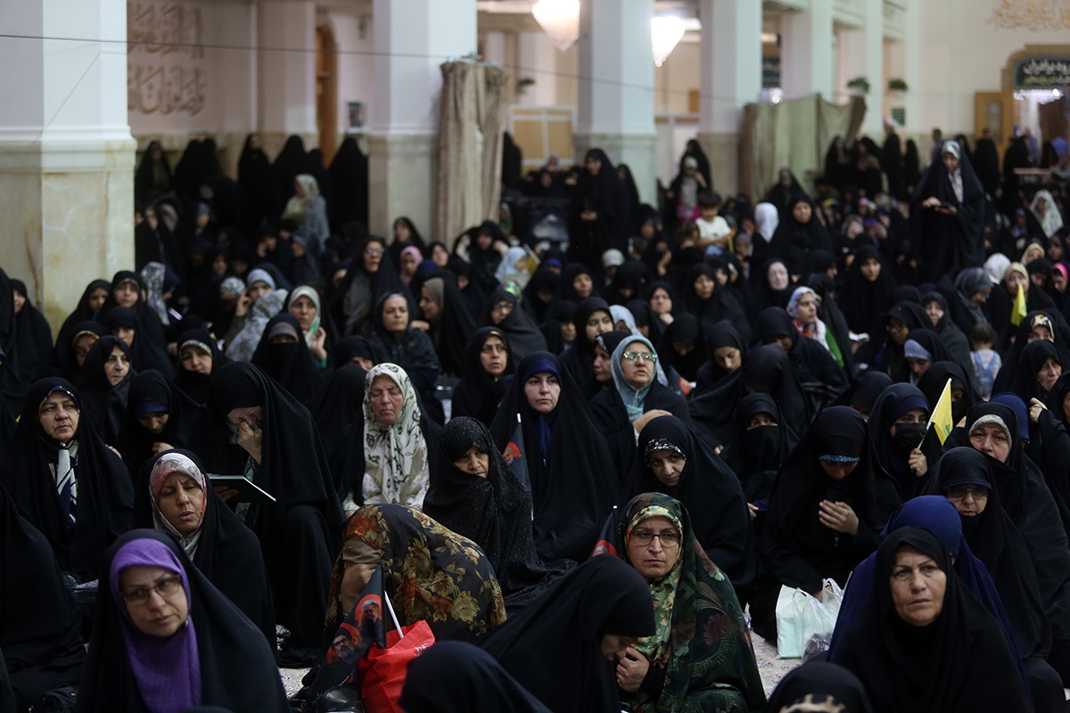مراسم اولین سالگرد شهادت طلایه‌داران محور مقاومت در قم برگزار شد