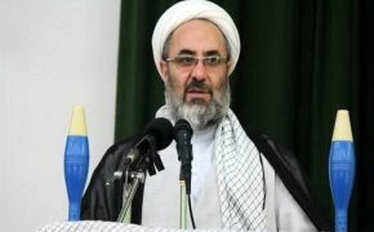 پاسداران باید الگوی امانت‌داری و نظم باشند