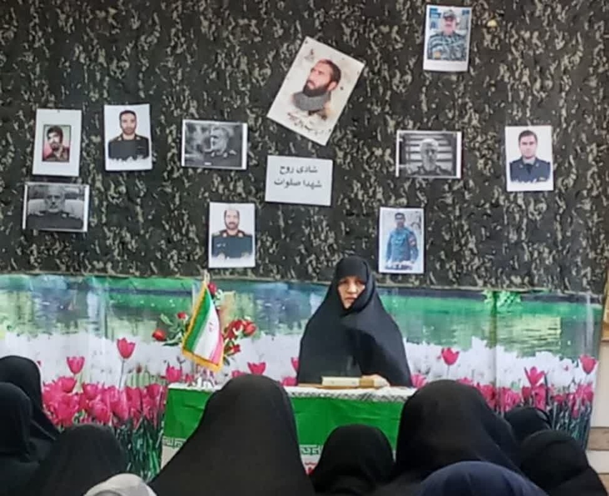 دفاع مقدس دانشگاه ایثار و مقاومت برای ملت ایران است