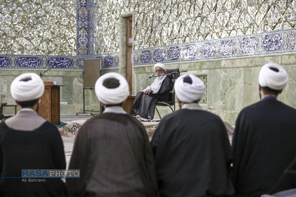 گردهمایی عزم و اخوت