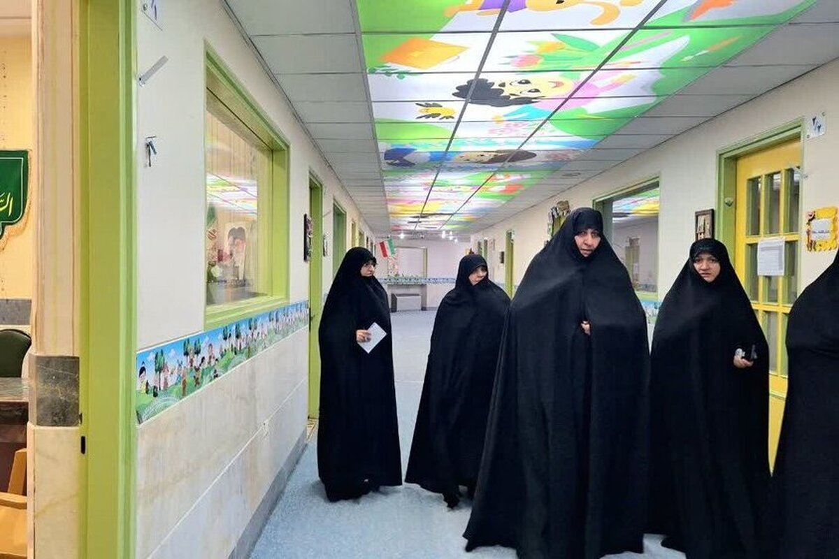 بازدید سرزده مدیر جامعه الزهرا از مهدکودک شکوفههای بهار