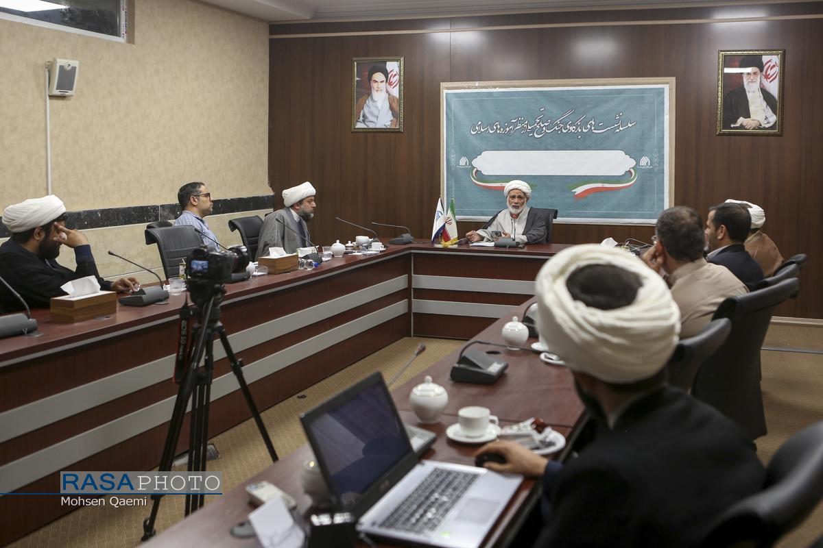 عرفان‌های کاذب ابزار دشمن برای تضعیف ایمان جوانان هستند