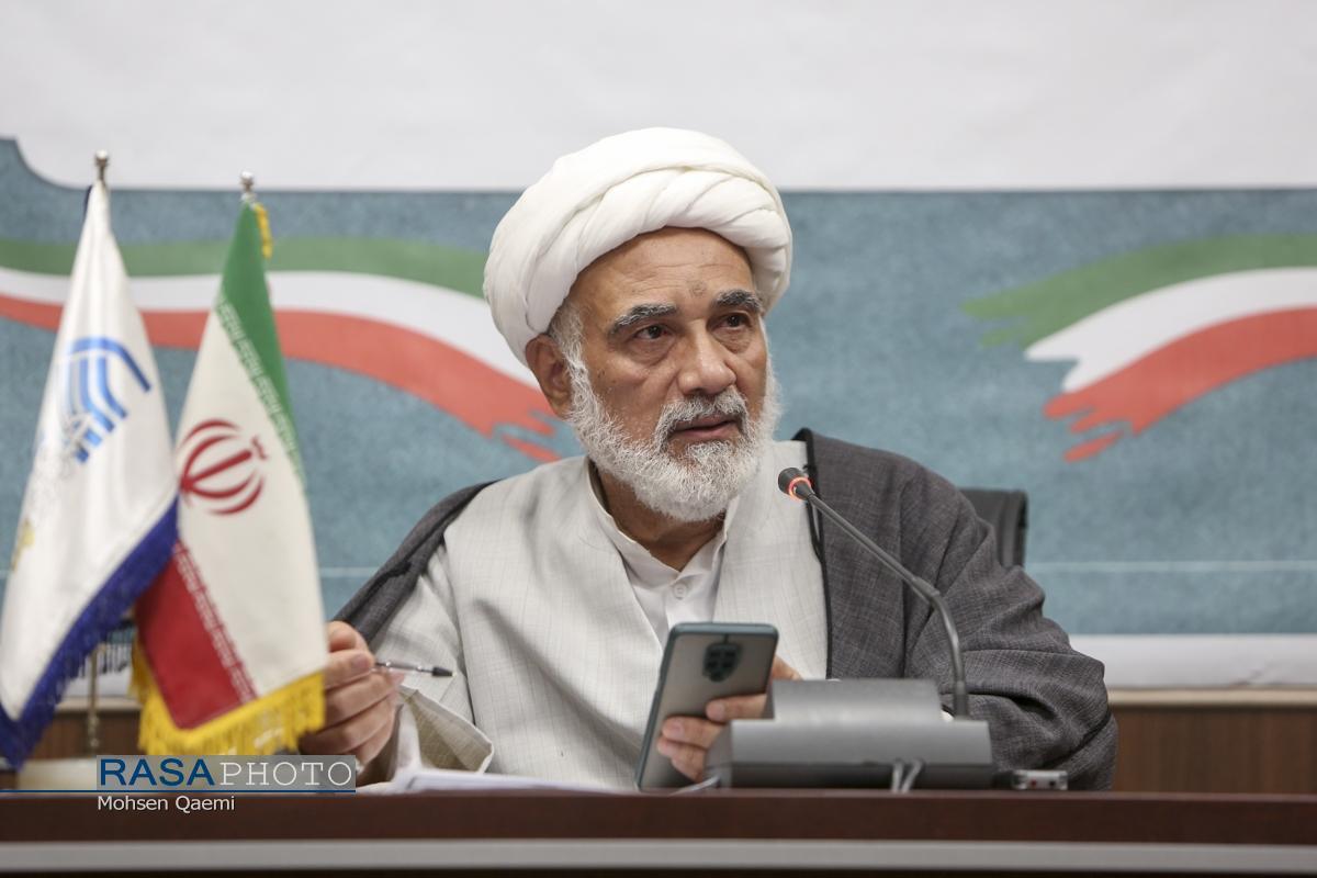 عرفان‌های کاذب ابزار دشمن برای تضعیف ایمان جوانان هستند