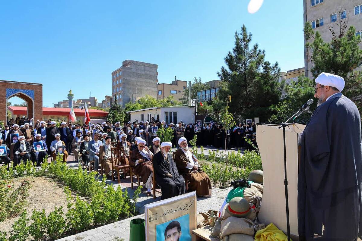 تجمع حمایتی طلاب تبریز از فرمایشات رهبر انقلاب+ تصاویر