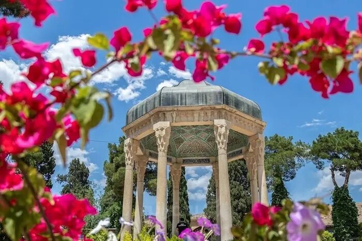 لسان الغیب؛ زبان قرآن در شعر فارسی
