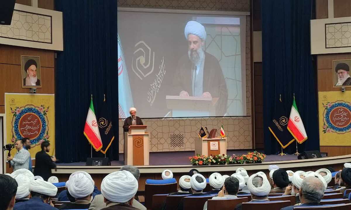 با نگاه عمیق و آینده بینانه رسالت های خود را دنبال خواهیم کرد