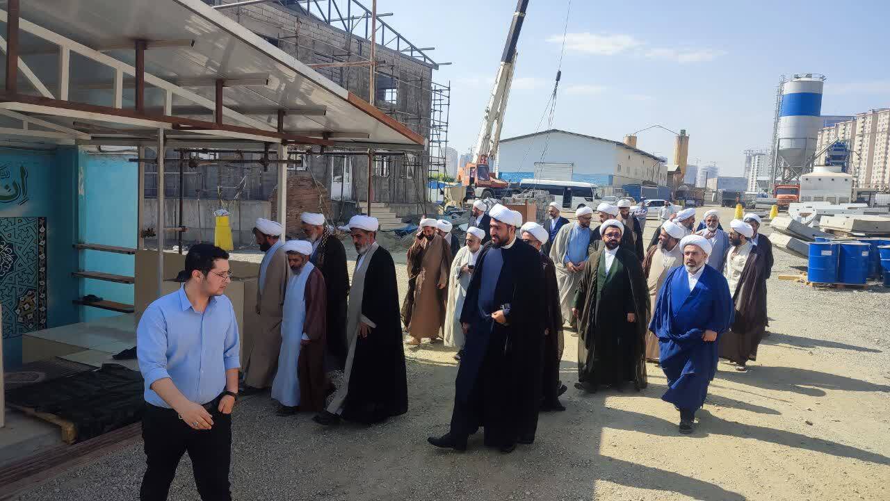 بازدید نمایندگان طلاب و فضلای حوزه های علمیه از عملیات حفاری پروژه خط ۱۰ متروی تهران بازدید