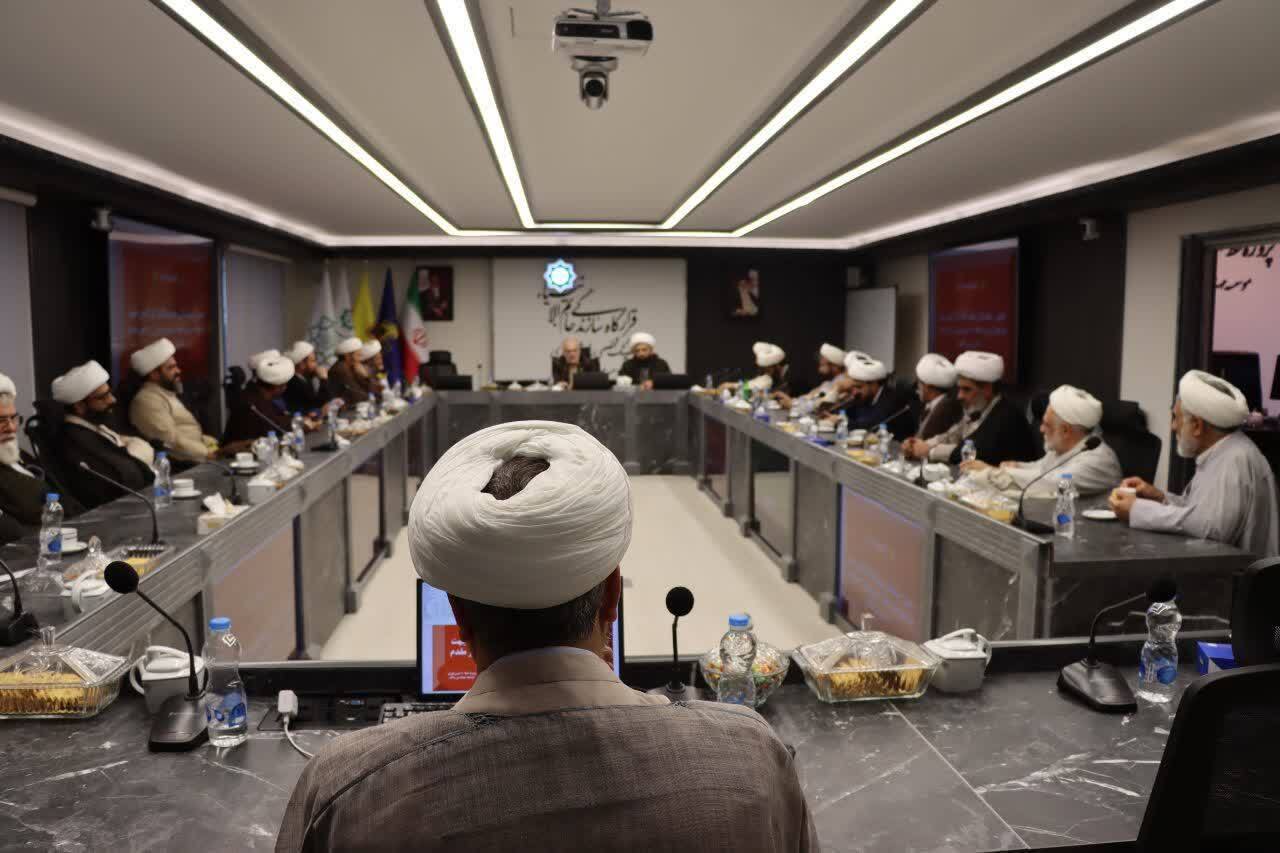 بازدید نمایندگان طلاب و فضلای حوزه های علمیه از عملیات حفاری پروژه خط ۱۰ متروی تهران بازدید