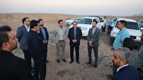 بازدید استاندار قم از محل احداث نیروگاه خورشیدی در جاده قم به گرمسار