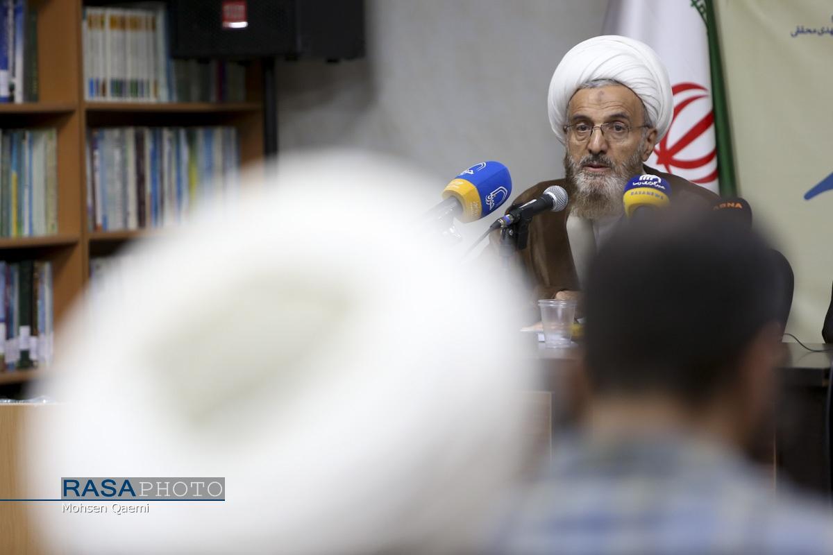 کتاب «فقه خبر» گامی نوین در فقه معاصر کتاب «فقه خبر» گامی نوین در فقه معاصر