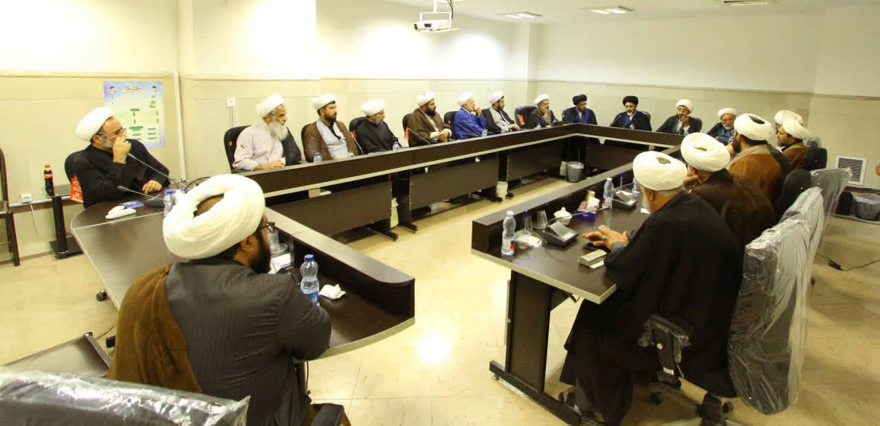 جلسه‌ ویژه مشترک شورای سیاستگذاری  قرارگاه حوزه انقلابی و دفتر اجتماعی سیاسی حوزه های علمیه برگزار شد