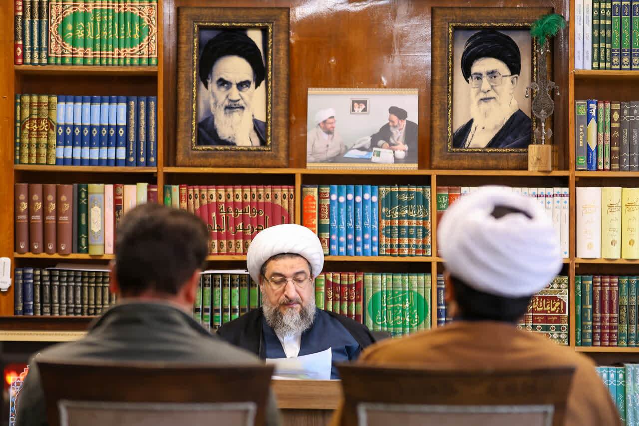 دیدار چهره به چهره اقشار مختلف مردم با امام جمعه تبریز+ تصاویر دیدار چهره به چهره اقشار مختلف مردم با امام جمعه تبریز+ تصاویر