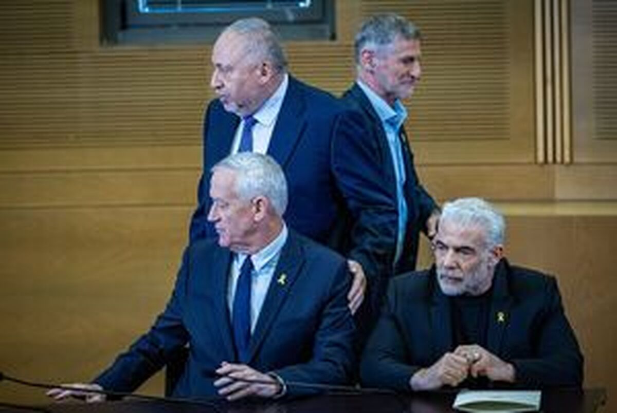 فراخوان اپوزیسیون برای نجات صهیونیست‌ها از دست بی‌بی دیوانه