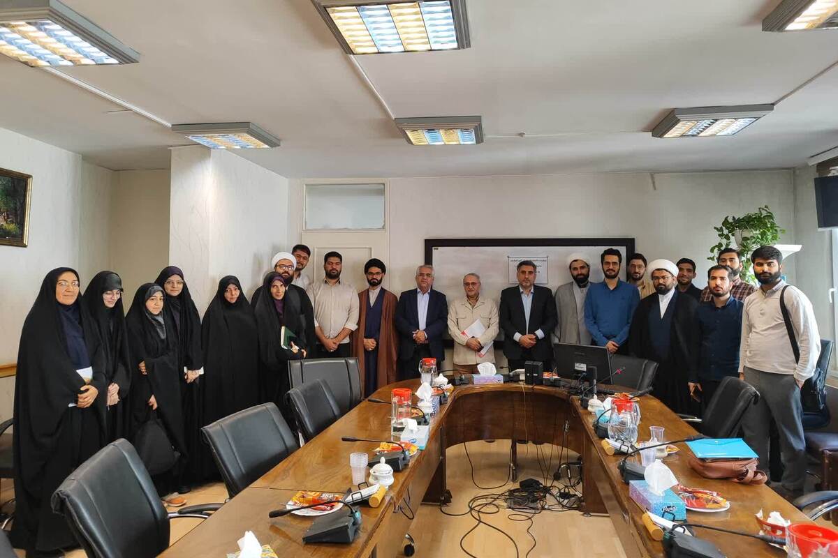 بازدید دانشجویان رشته‌‌های «علوم ارتباطات اجتماعی» و «دین و رسانه» از بازدید از مرکز نظارت و ساترا