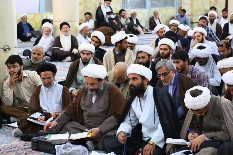 نه فسیل، نه نهال‌فروش؛ چرا باید کنش‌گری اجتماعی طلاب از سال اول، امری الزامی باشد؟