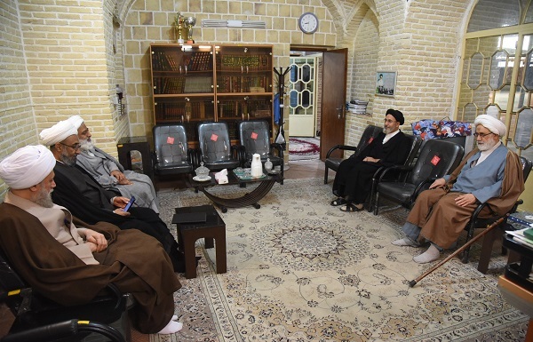 دیدار آیت‌الله دژکام با علمای شیراز؛ هم‌اندیشی برای تقویت جایگاه روحانیت در جامعه