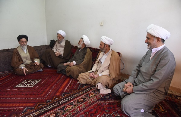 دیدار آیت‌الله دژکام با علمای شیراز؛ هم‌اندیشی برای تقویت جایگاه روحانیت در جامعه