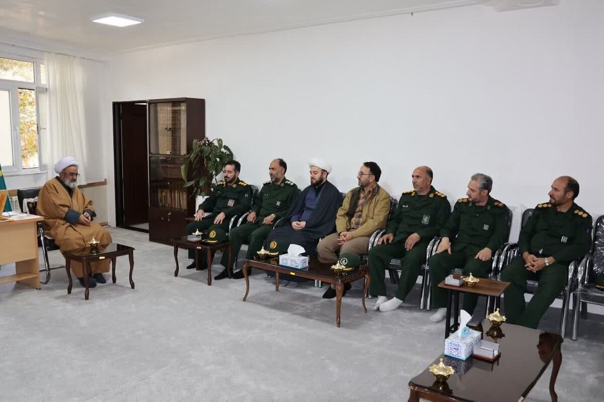 دیدار فرمانده سپاه با امام جمعه مرند