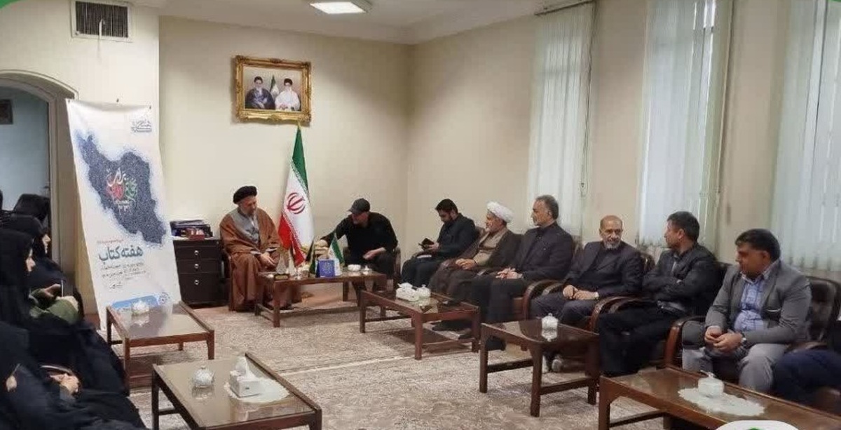 تأکید امام‌جمعه بروجرد بر نقش کتابداران در گسترش فرهنگ مطالعه

 