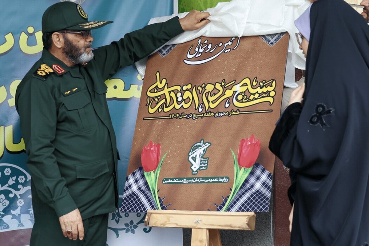 دشمن به دنبال تصرف ذهن جوانان ایرانی است